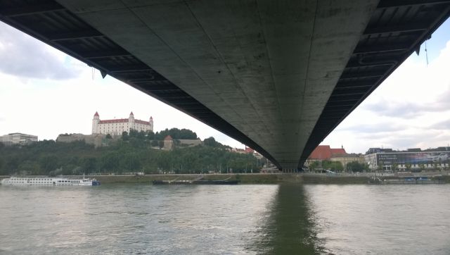 Most SNP a Bratislavský hrad